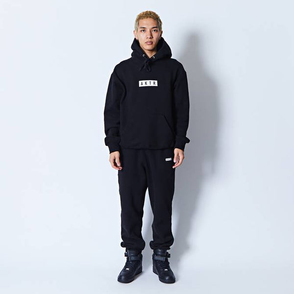 AKTR LOGO SWEAT PANTS BK