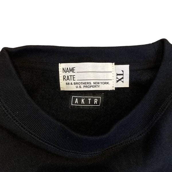 68xAKTR LOGO CREW SWEAT BK