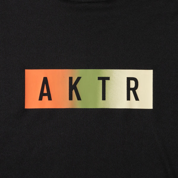 FADE BOX LOGO L/S SPORTS TEE BK