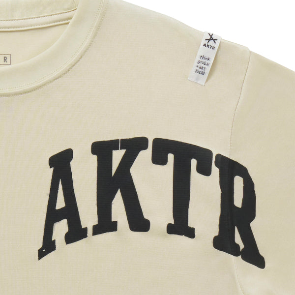 F.A. ARCHED LOGO SP TEE ECRU