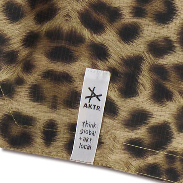F.A. LEOPARD WIDE 5.5″ SHORTS CML