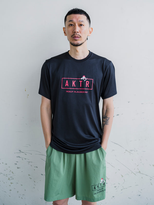 AKTR PUP SS SPORTS LOGO TEE BKxRD